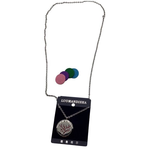 Aromatherapy Essential Oil Diffuser Hollow Flower Locket Necklace With Felt Pads - Picture 1 of 9